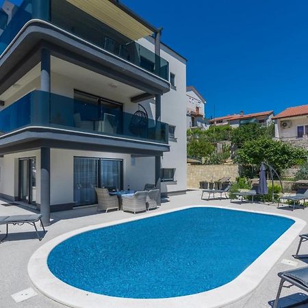 Modern Apartments With Shared Pool Near The Sea Pola Esterno foto