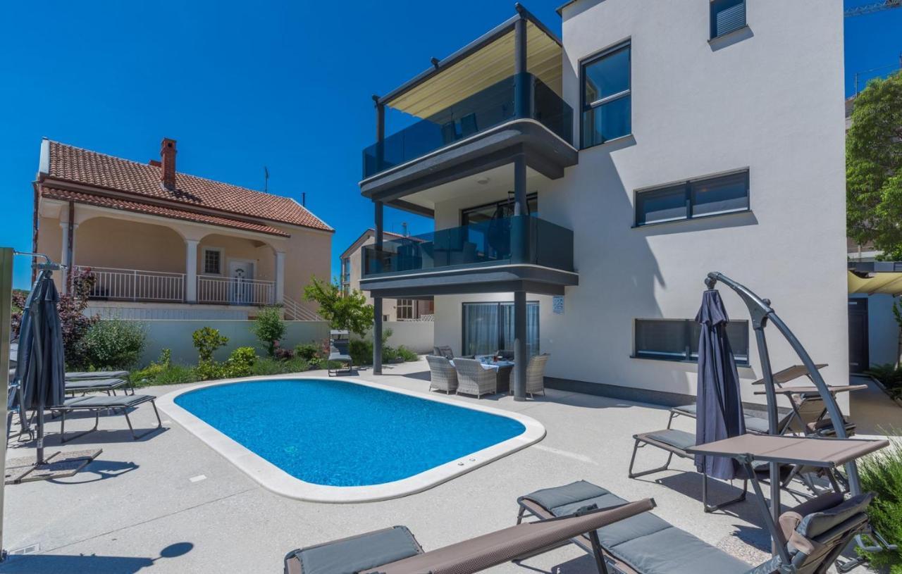 Modern Apartments With Shared Pool Near The Sea Pola Esterno foto