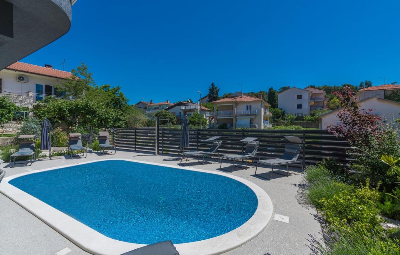 Modern Apartments With Shared Pool Near The Sea Pola Esterno foto