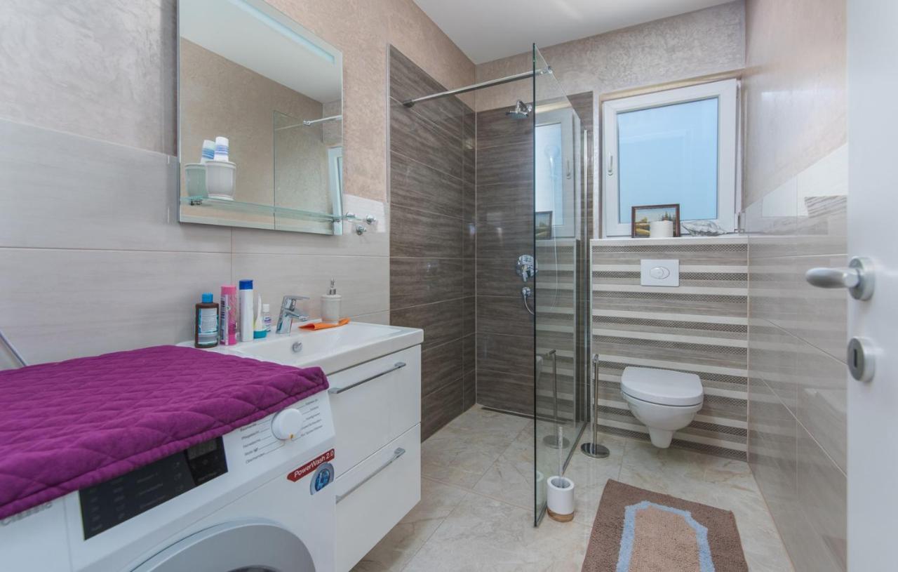 Modern Apartments With Shared Pool Near The Sea Pola Esterno foto