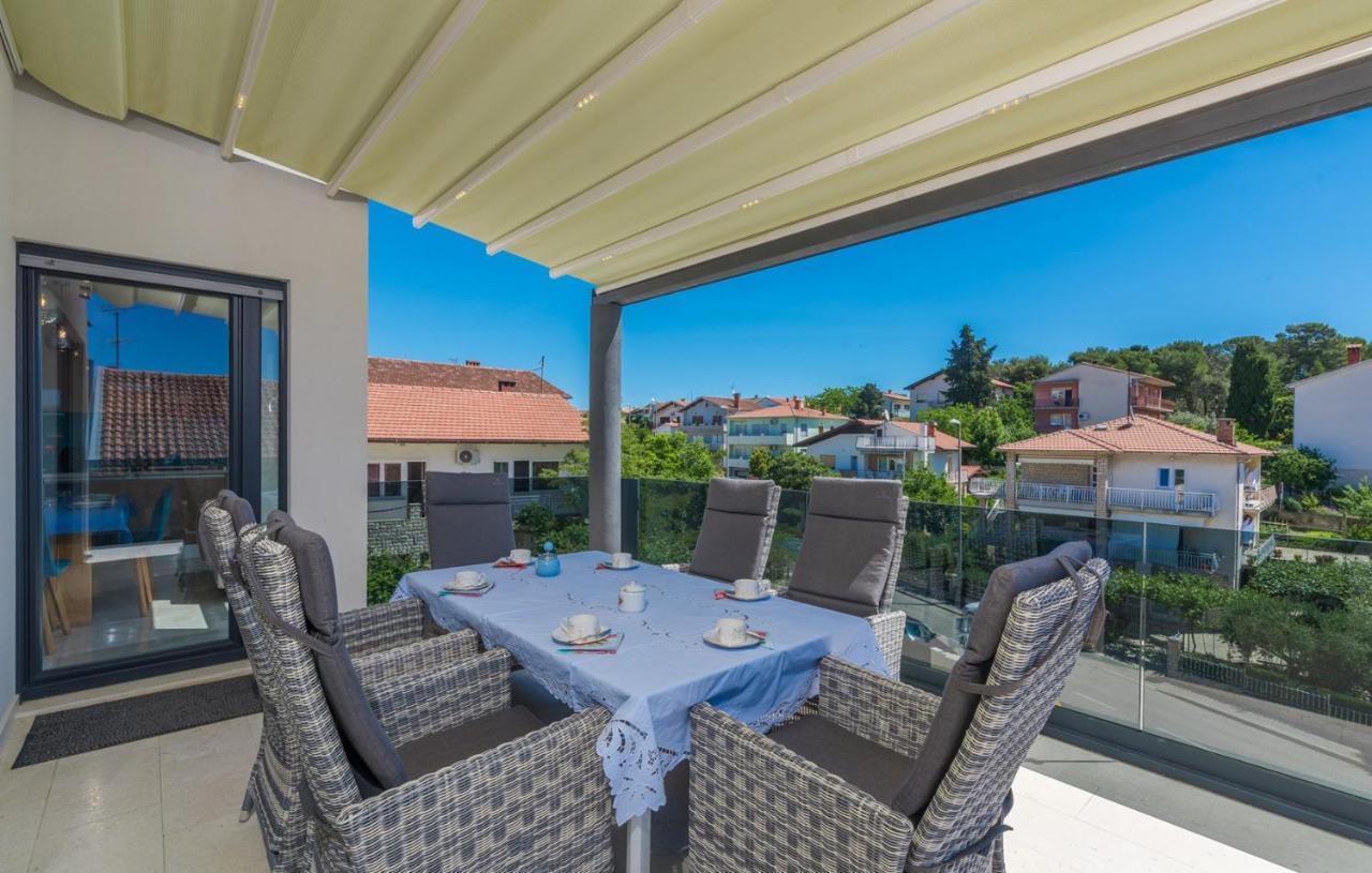 Modern Apartments With Shared Pool Near The Sea Pola Esterno foto