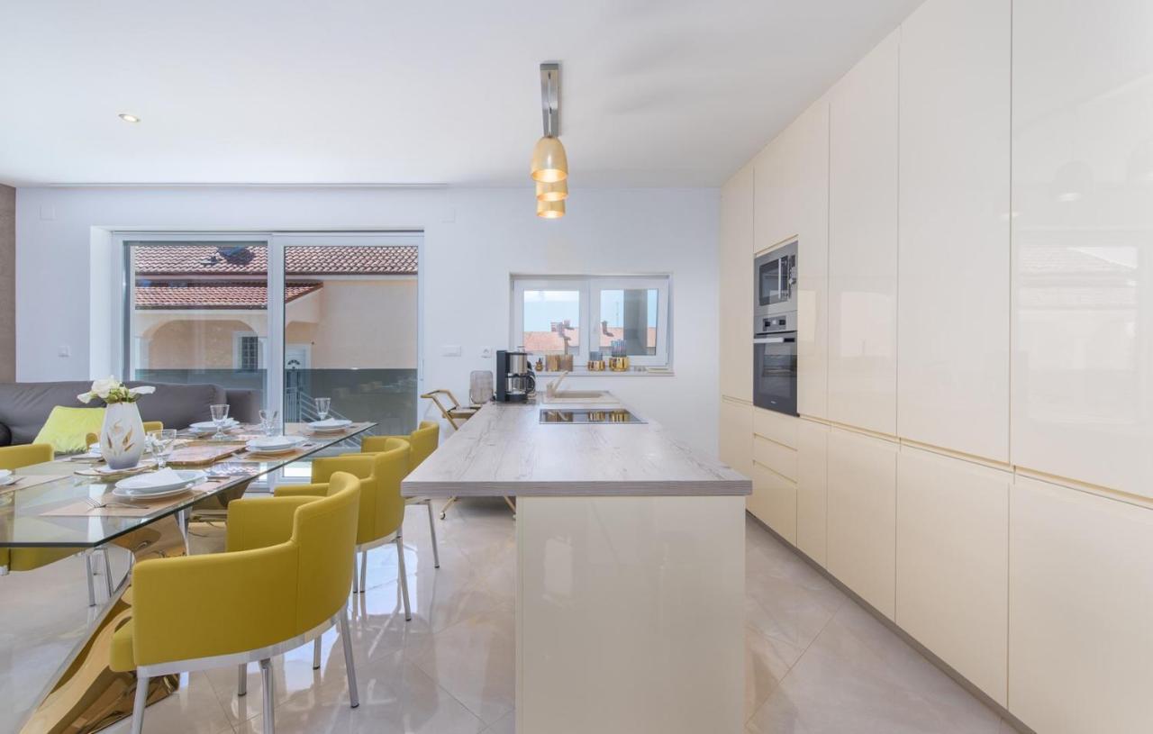 Modern Apartments With Shared Pool Near The Sea Pola Esterno foto