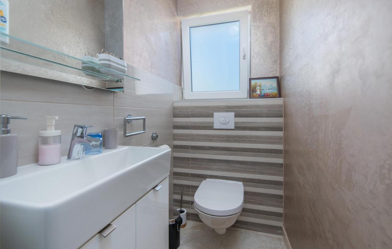 Modern Apartments With Shared Pool Near The Sea Pola Esterno foto