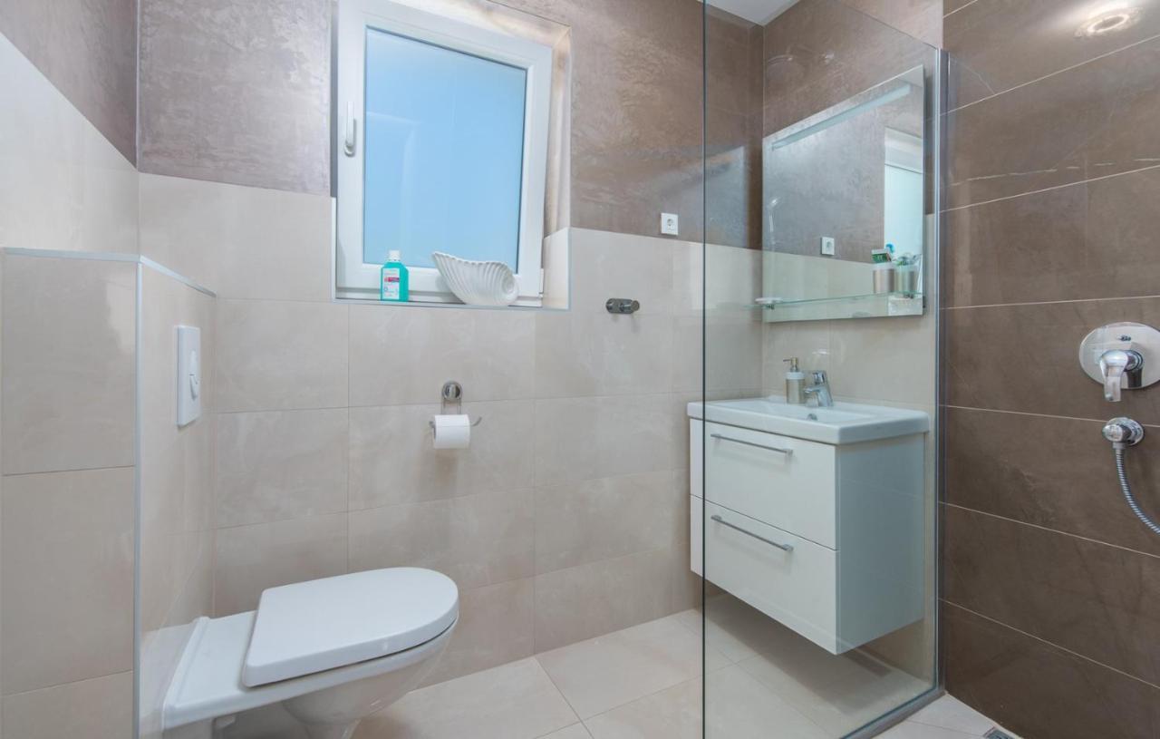 Modern Apartments With Shared Pool Near The Sea Pola Esterno foto
