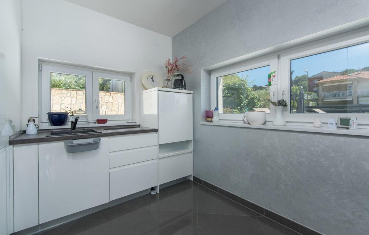 Modern Apartments With Shared Pool Near The Sea Pola Esterno foto