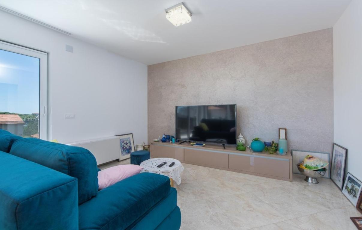 Modern Apartments With Shared Pool Near The Sea Pola Esterno foto